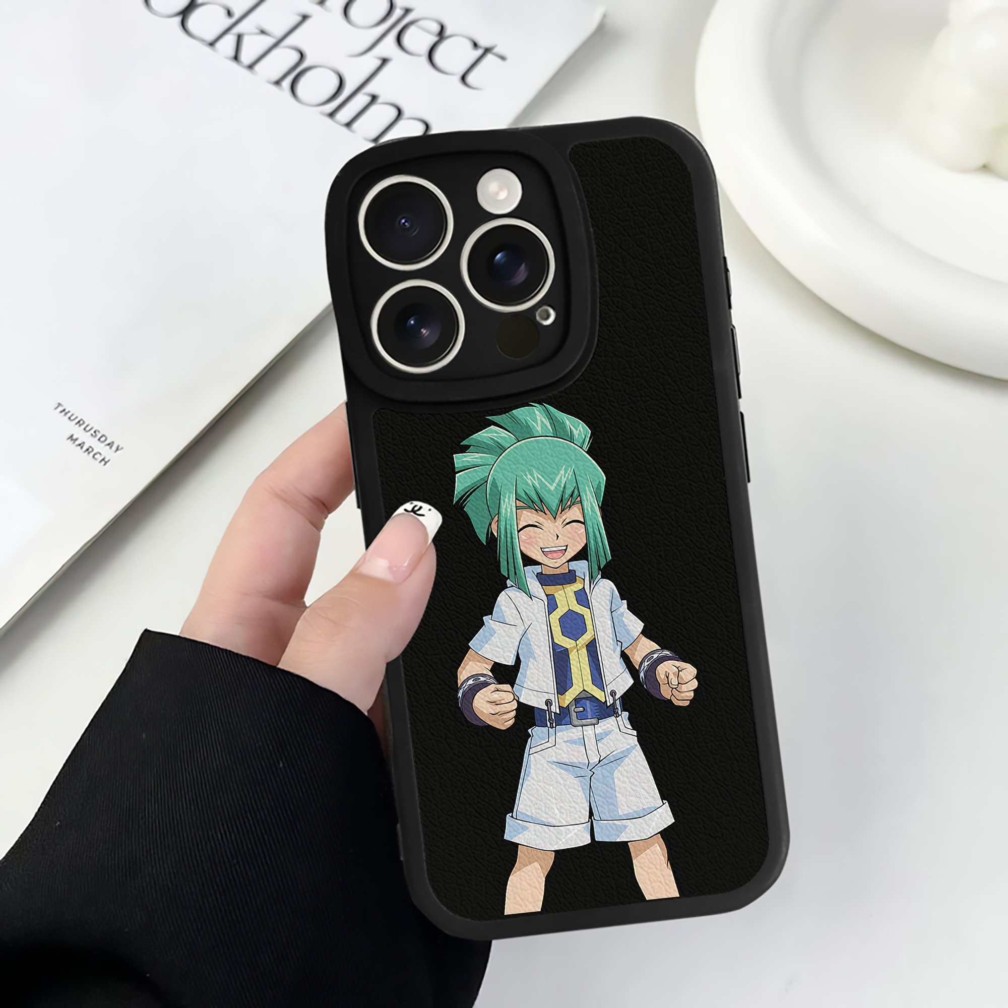 遊☆戯☆王 Yu-Gi-Oh! 【iPhone 16シリーズ対応】シリコンスマホケース（レザー調） 材質：シリコン